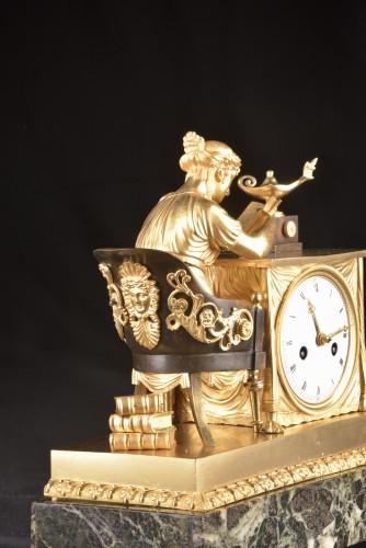 La Lectura, A French Empire Mantel Clock In Gilded Bronze, Ca. 1800 - 