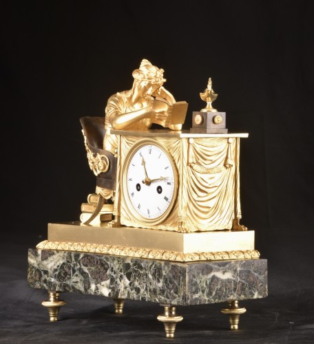 19th century - La Lectura, A French Empire Mantel Clock In Gilded Bronze, Ca. 1800