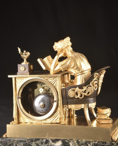 Empire - La Lectura, A French Empire Mantel Clock In Gilded Bronze, Ca. 1800