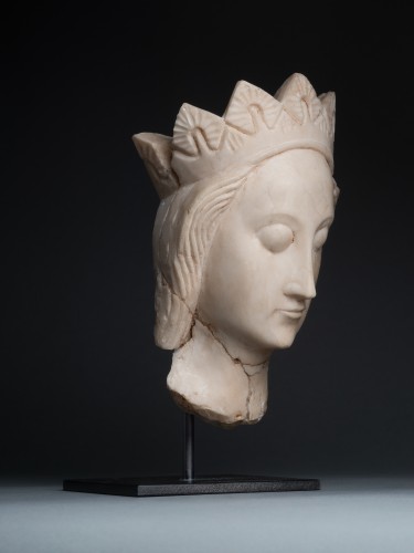 Sculpture  - A 15th century Nottingham alabaster head of a Virgin
