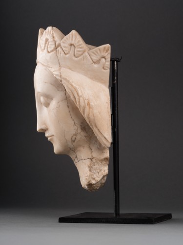 Antiquités - Tête de Vierge en albâtre sculpté, Nottingham, XVe siècle