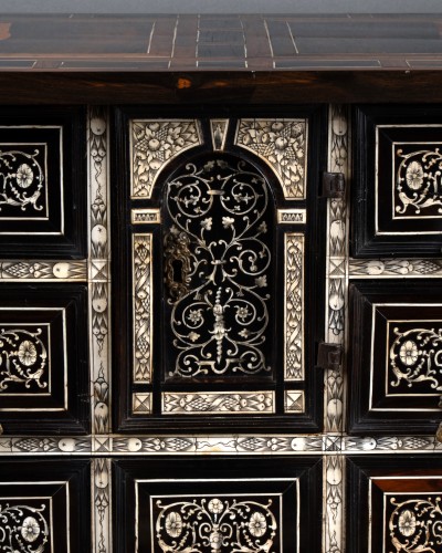 17th century - An early 17th c. Italian ebony and ivory inlaid cabinet