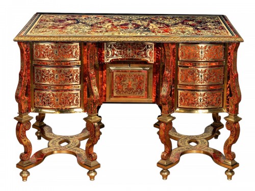 Bureau Mazarin en marqueterie Boulle d'écaille de tortue et laiton, ép. Louis XIV