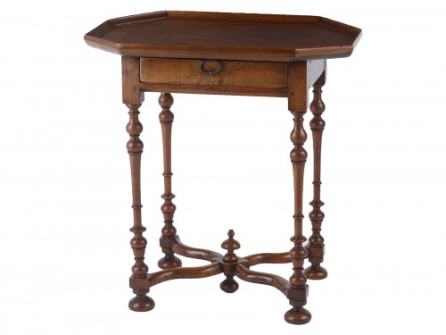Table cuvette en noyer Louis XIII