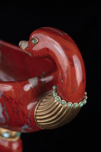 Verseuse en jaspe rouge avec applications de bronze doré et pierres tendres - Art Déco