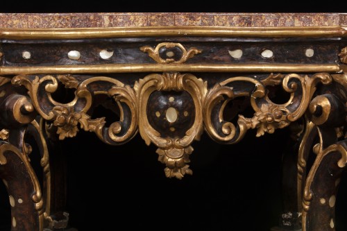 Table de milieu en bois laqué et doré, Venise début du XVIIIe siècle - Mobilier Style Louis XIV