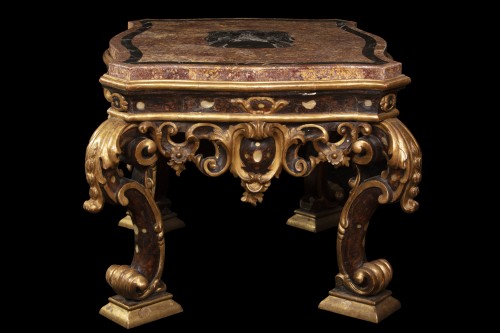 Table de milieu en bois laqué et doré, Venise début du XVIIIe siècle - Phidias Antiques