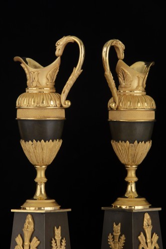 Pair Of Small And Precious Pourers In Gilded And Patinated Bronze - 