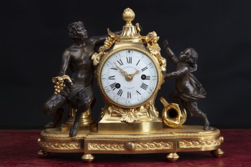 Pendule Louis XV avec satyres - Horlogerie Style Louis XV