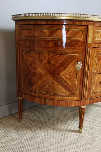 Antiquités - Commode demi-lune estampillée F.Ratié époque XVIII