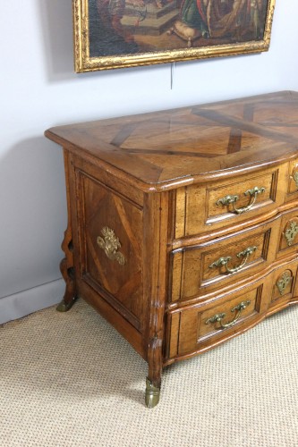 Mobilier Commode - Commode mazarine en noyer fin XVIIIe siècle