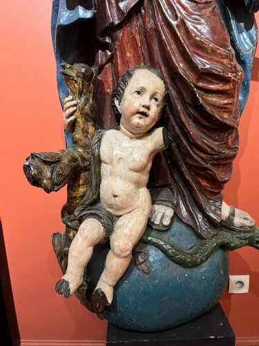 Large Virgin and Child, 17th century - Sculpture Style 