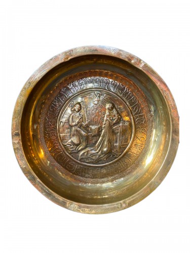 Offering basin with Annunciation of the Virgin Mary, 16th century