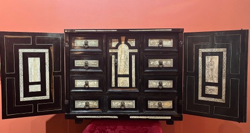 Cabinet, Lombardy 17th century - Furniture Style Louis XIII