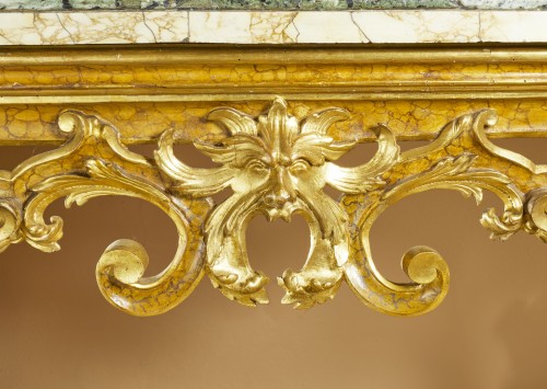 Walnut Emilian Consolle, first half of the 18th century - Furniture Style Louis XV