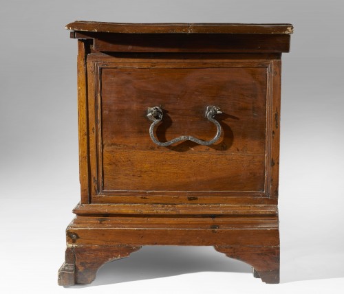 Walnut Italian Chest From The Second Half Of The 17th Century - Louis XIV