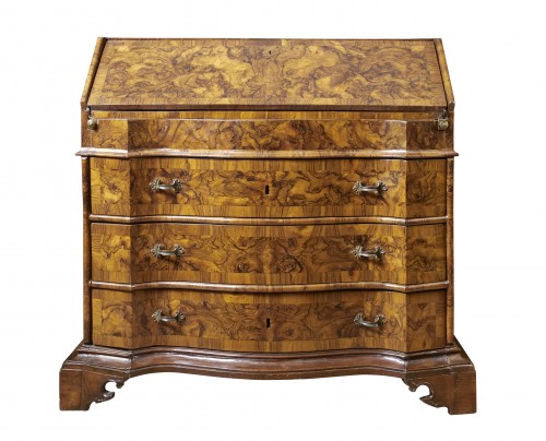 Walnut Louis XV Emilian Bureau