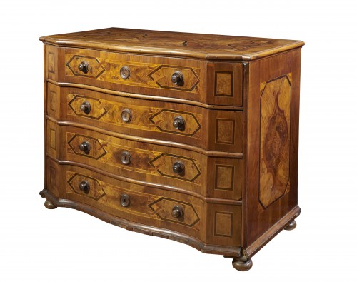 18th Century Friulian Chest Of Drawers - Furniture Style Louis XV