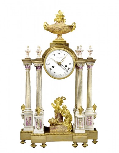 Horloge Portique en porcelaine