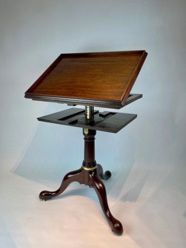 19th century - A beautiful George III Cuban mahogany library table