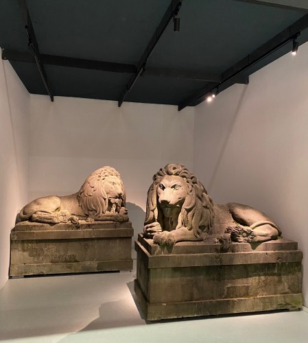 Exceptional pair of 19th century monumental bluestone lions. Belgium around - Sculpture Style 