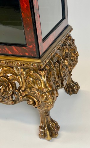 20th century - Maison Franck circa 1920s, tortoiseshell and gilded wood cabinet