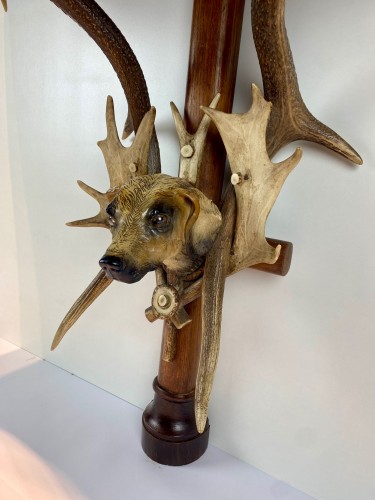 19th century - A 19th century Black Forest antlers console with marble top