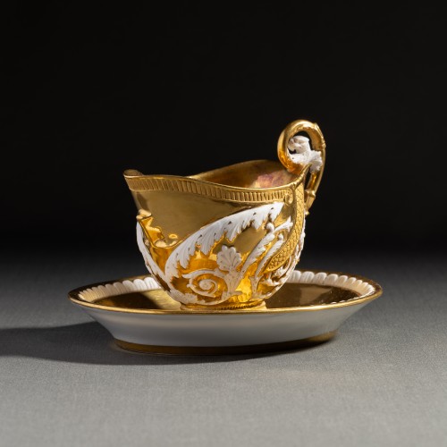 Porcelain “casque” Cup And Saucer Circa 1820, Feuillet à Paris - Restauration - Charles X