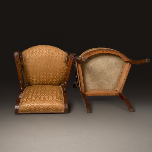 Antiquités - Paire de fauteuils d'officier d'époque Empire en acajou et damas de soie