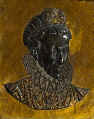 XVIe siècle et avant - Portrait d'Henri III au repoussé, fin du XVIe siècle, entourage de Germain Pilon