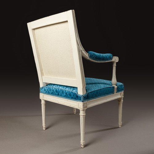 Fauteuil à la Reine en hêtre laqué et velours de soie Estampillé Georges Jacob, maître en 1765 - Louis XVI