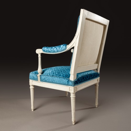 Antiquités - Fauteuil à la Reine en hêtre laqué et velours de soie Estampillé Georges Jacob, maître en 1765