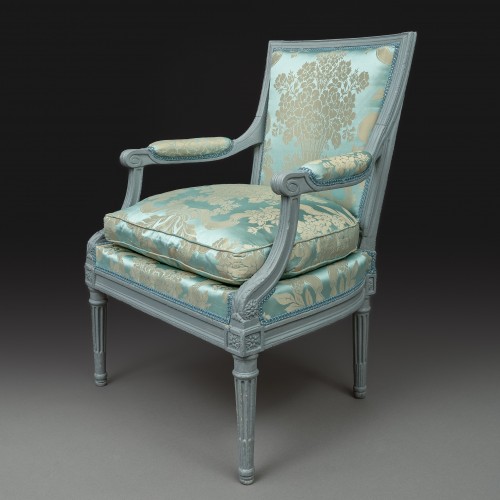 XVIIIe siècle -  fauteuil en demi cabriolet Louis XVI, par Georges Jacob, maître en 1765