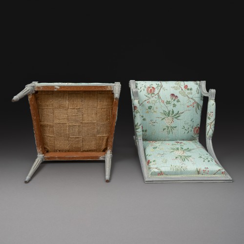 Antiquités - Paire d'amples fauteuils à la Reine d'époque Louis XVI par Antoine Gaillard, maître en 1781