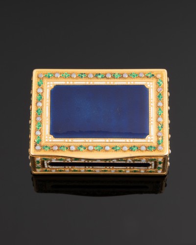 Louis XVI Period Gold Beauty Necessaire - Objects of Vertu Style Louis XVI