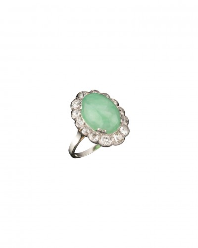 Bague Art-Déco orné de jade et de diamants