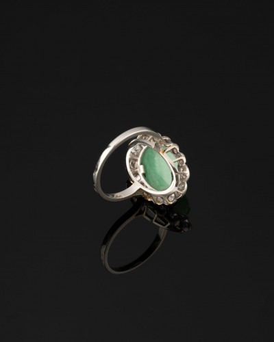 Bague Art-Déco orné de jade et de diamants - SeblAntic