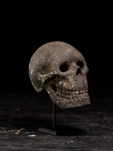 Antiquités - A lifesize Bronze Momento Mori cast of a Human Skull.19th C.