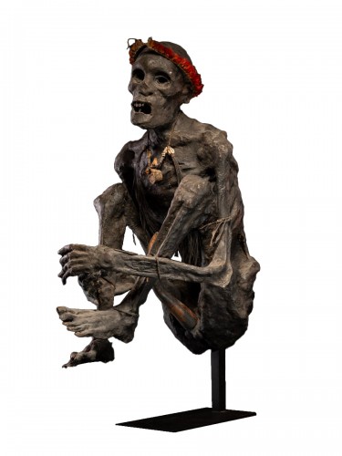 Sculptured model of a smoked Papua Mummie, papier mâché, 20th Century