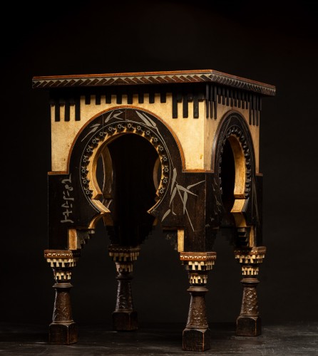 Table d'appoint originale de Carlo Bugatti (Milan 1856-1940 Molsheim), 19e siècle. - Spectandum