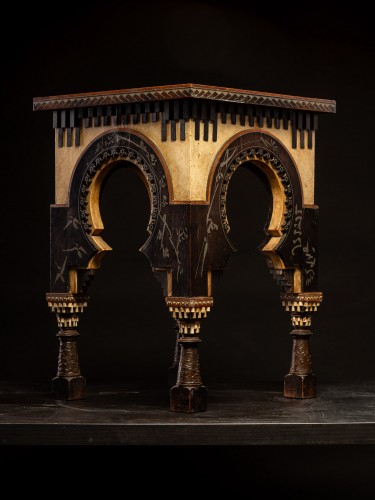  - Table d'appoint originale de Carlo Bugatti (Milan 1856-1940 Molsheim), 19e siècle.