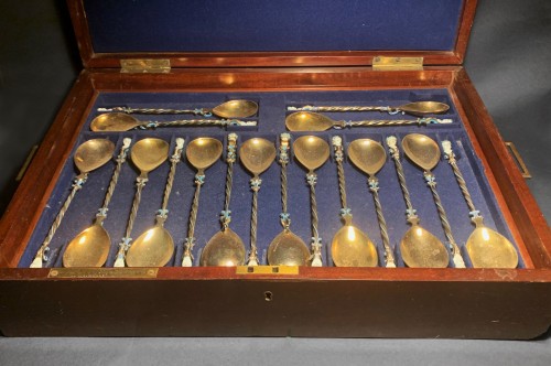 19th century - A silver-gilt and enamel cutlery service 