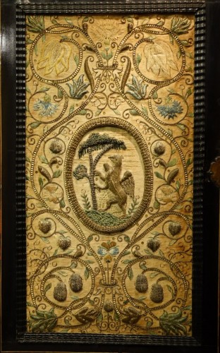 A tortoiseshell cabinet with gold and silver thread embroidery decoration - 