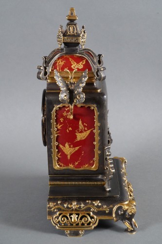 Pendule Japonisante au Musicien attribué à L'Escalier de Cristal, France circa 1890 - 