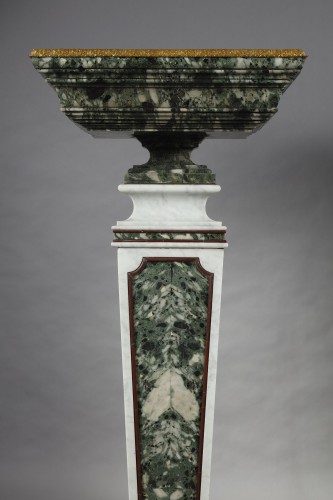 Pair of Planters on pedestals, France Early 20th century - 