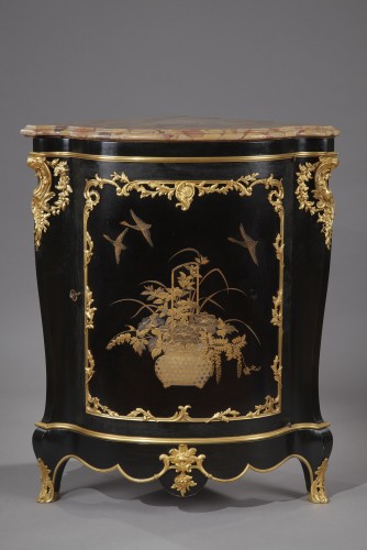 Antiquités - Pair of lacquered Encoignures by A.E. Beurdeley, France, circa 1890