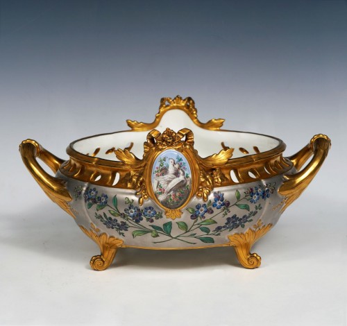 Porcelain & Faience  - &quot;Dove&quot; Planter by L&#039;Escalier de Cristal, France, circa 1880