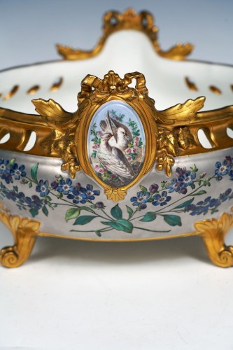 XIXe siècle - Jardinière "aux Colombes" par L'Escalier de Cristal, France circa 1880