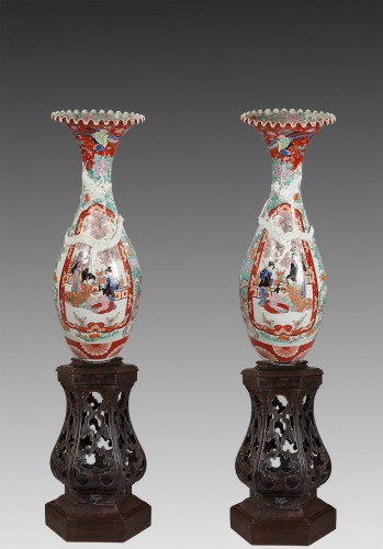  - Paire de grands vases en porcelaine "Imari", Japon fin XIXe siècle