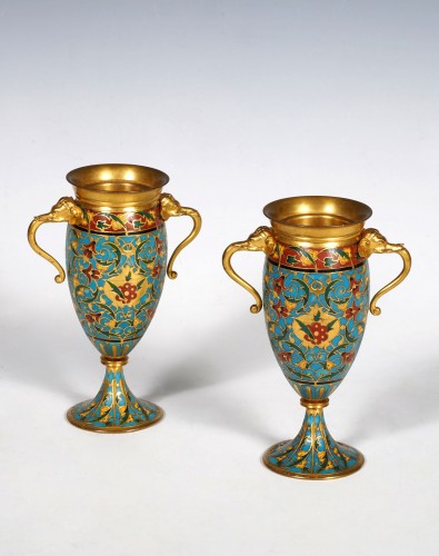 Paire de Vases aux Elephants par F. Barbedienne, France circa 1880 - Objet de décoration Style 